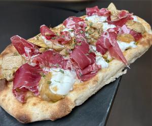 Pinsa siciliana: il gusto della tradizione